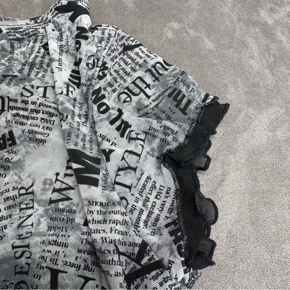 Almost Famous Juniors Newspaper Print Short Sleeve sheer Top Size L Y2K - Picture 7 of 8